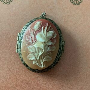 Large Vintage Floral Cameo Locket